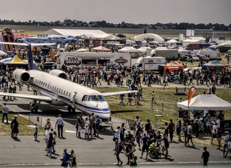 Air show Radom 2027: kiedy, program i bilety — praktyczny poradnik dla widzów