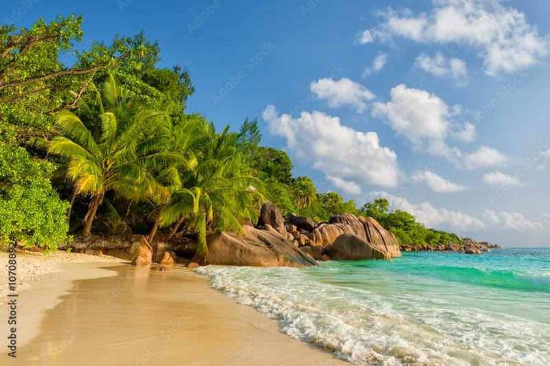 Anse Lazio na Praslin – jak zaplanować idealny dzień na plaży?