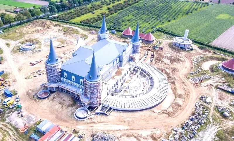 Hotel Cztery Wieże Katarzynin – kiedy otwarcie i co już wiadomo?