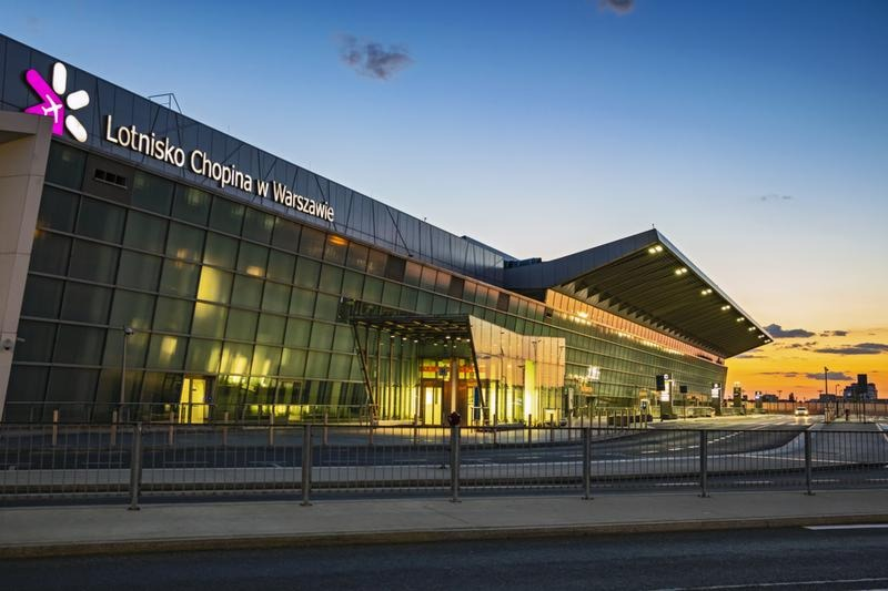 Najbliższa stacja PKP przy lotnisku Chopina – Warszawa Lotnisko Chopina