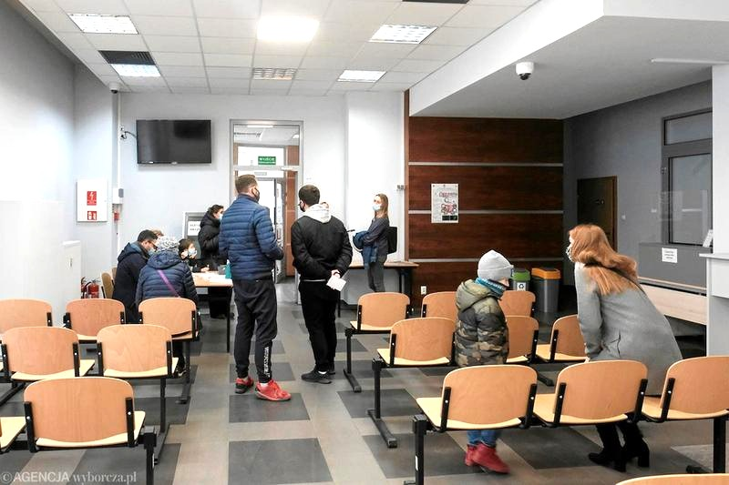 Wniosek o paszport: jakie dokumenty złożyć i czy potrzebny jest PDF?