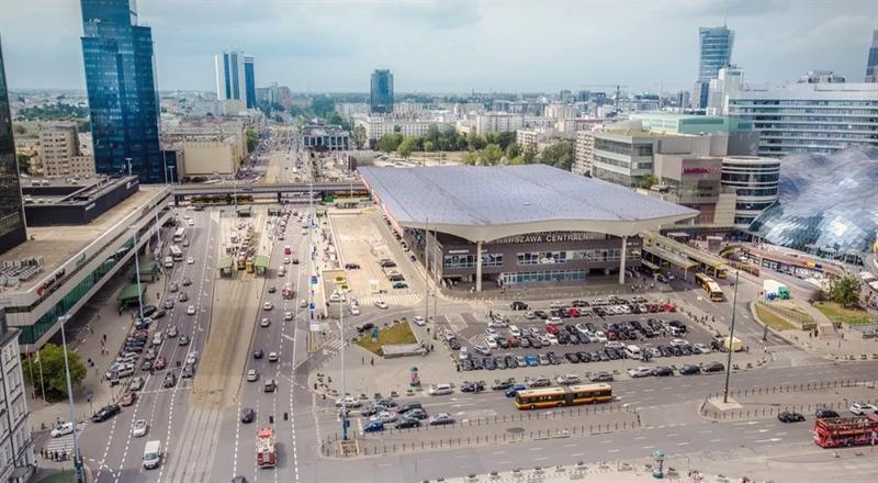 Bezpieczne przechowywanie walizek